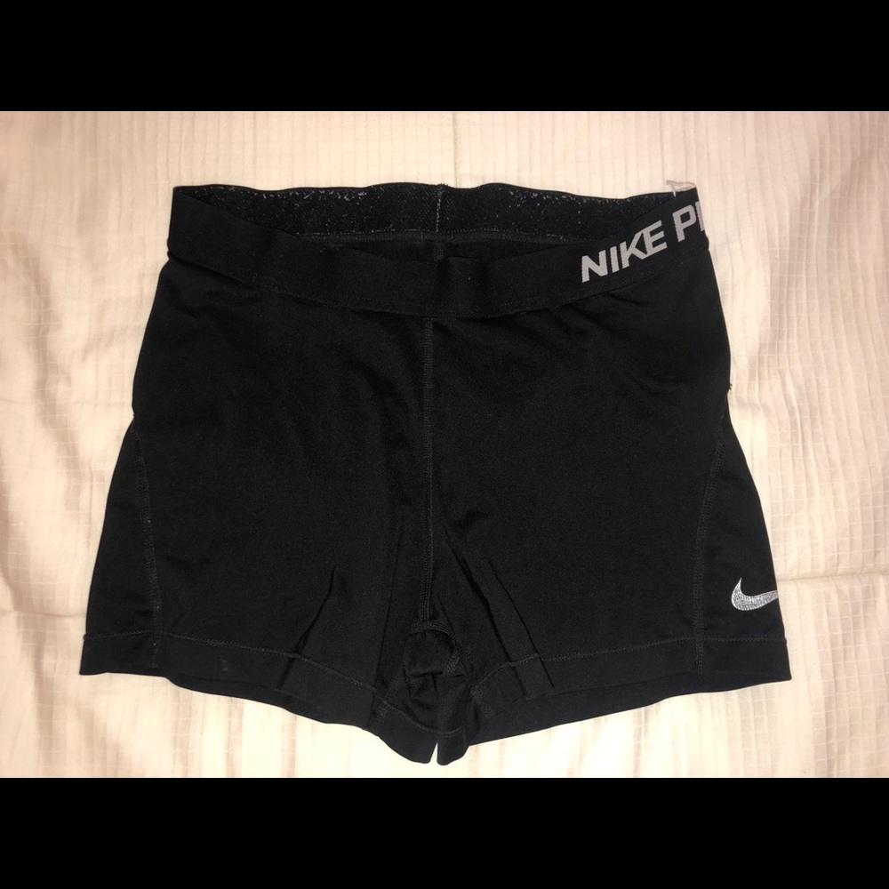 Black Nike pro shorts